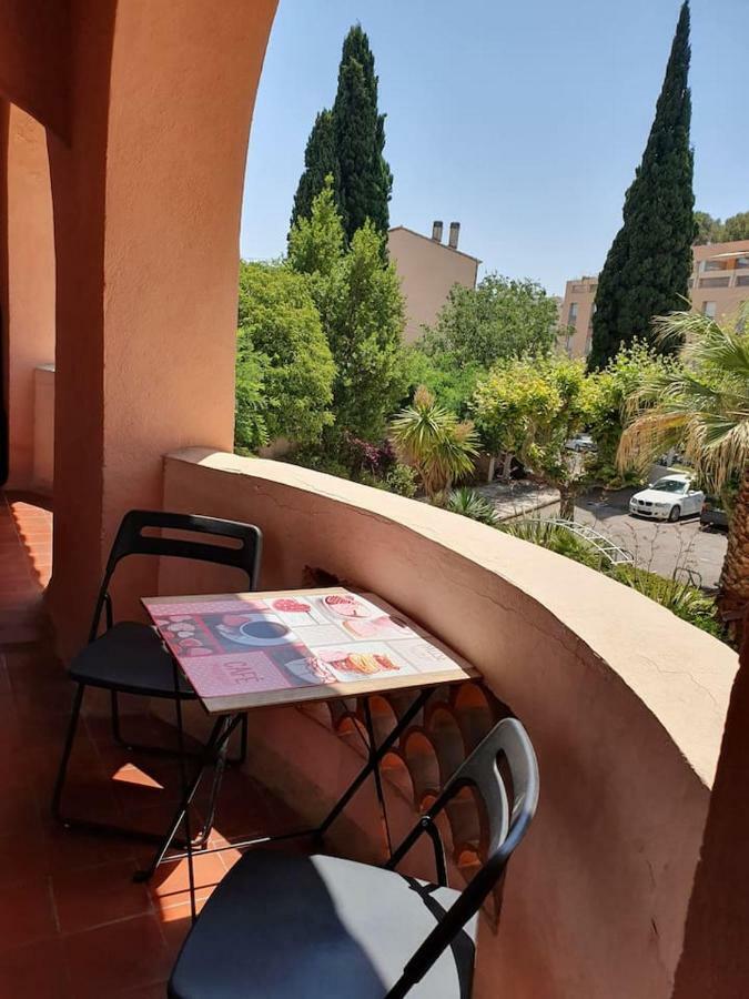 Appart T1 centre BANDOL dans Résidence de charme Extérieur photo